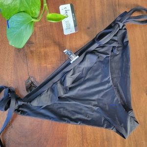 33. NWT Dippin Daisys bikini bottoms